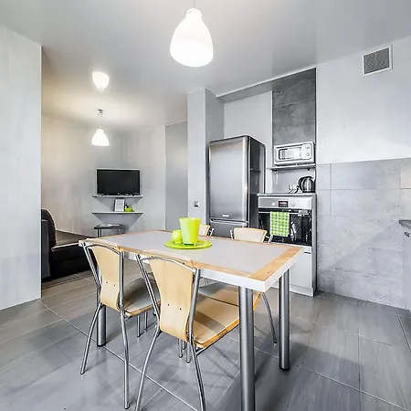 Квартира Возле М Грушевка И В 5 Мин От Жд Вокзала Apartament Mińsk