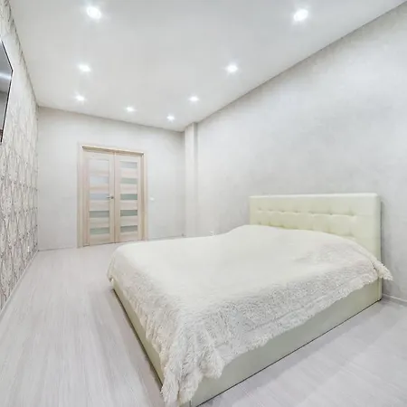 Квартира Возле М Грушевка И В 5 Мин От Жд Вокзала Apartament *