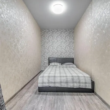 Квартира Возле М Грушевка И В 5 Мин От Жд Вокзала Apartment *